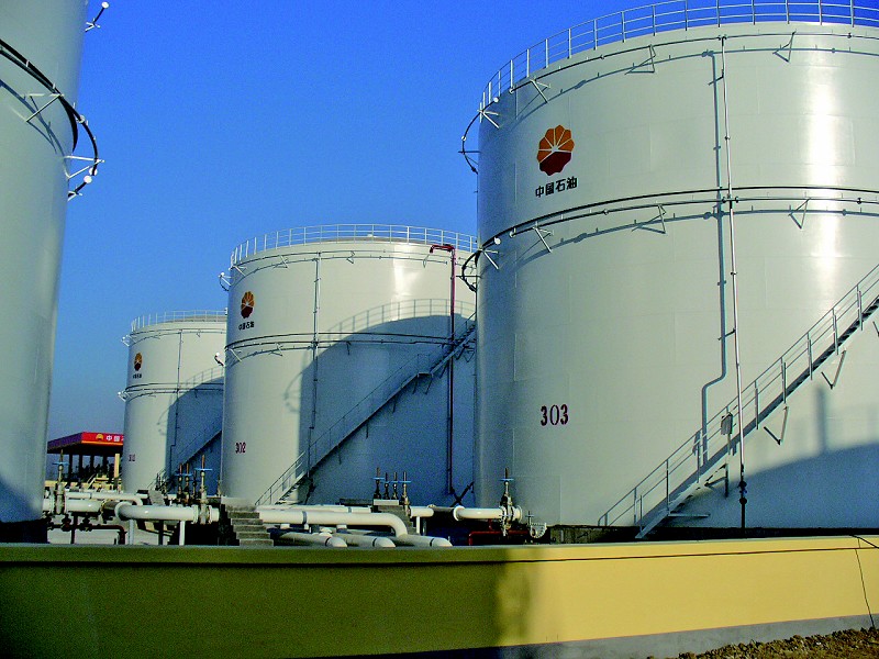 國(guó)際油價(jià)的低迷使中國(guó)的原油儲(chǔ)備大幅增加,如何進(jìn)行原油粗放型處理是亟需解決的問(wèn)題。 國(guó)際油價(jià)的低迷使中國(guó)的原油儲(chǔ)備大幅增加,如何進(jìn)行原油粗放型處理是亟需解決的問(wèn)題。