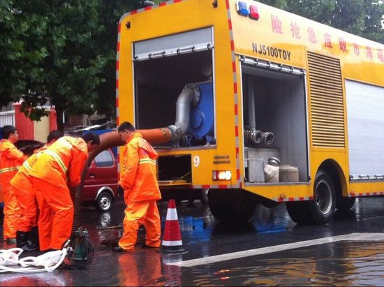 自行走移動泵車 自行走移動泵車