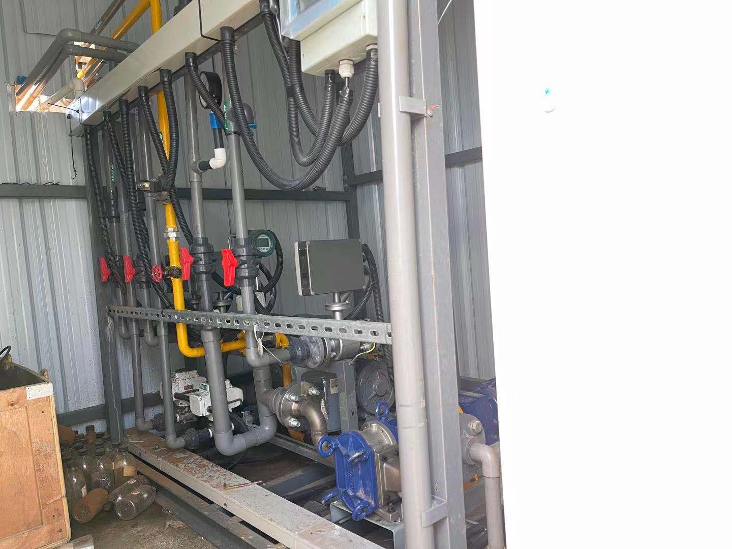 羅德凸輪泵應(yīng)用于芬頓膜處理,體現(xiàn)出強(qiáng)自吸正反轉(zhuǎn)的優(yōu)勢(shì)。 羅德凸輪泵應(yīng)用于芬頓膜處理,體現(xiàn)出強(qiáng)自吸正反轉(zhuǎn)的優(yōu)勢(shì)。